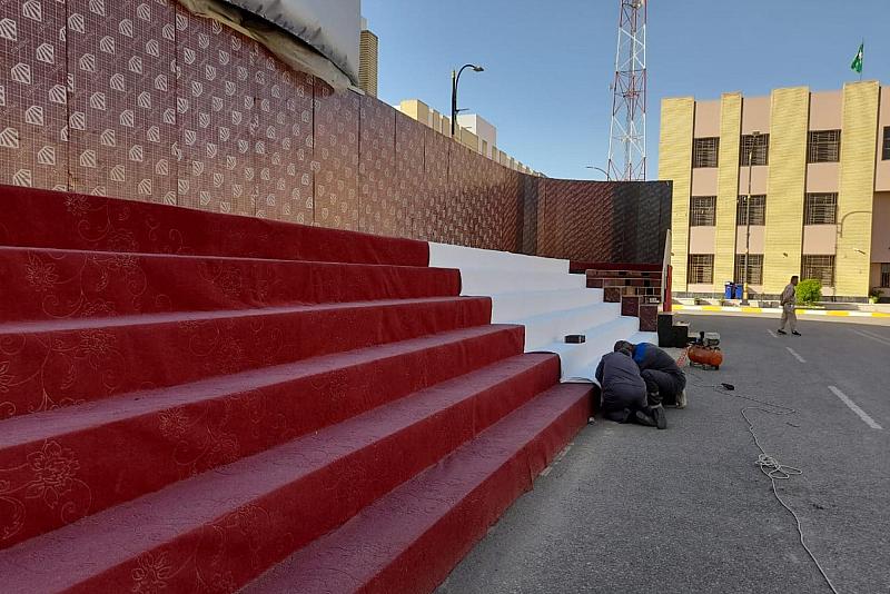 جهود استثنائية يبذلها موقع الحرف الإنشائية استعدادا لحفل تخرّج طلبة الجامعات