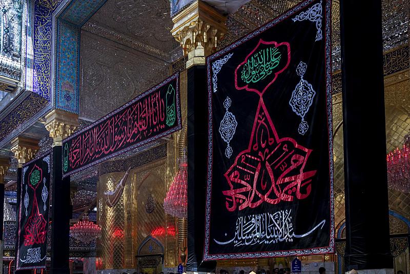 العتبة العباسية تنشر السواد ولافتات الحزن بذكرى شهادة رسول الله (صلى الله عليه وآله)