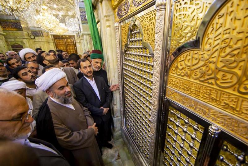 بعد صنعِهِما في مصنع السقّاء...الذكرى السنويّة الثالثة لافتتاح العتبة الكاظميّة المقدّسة شبّاكَيْ ضريحَيْن فيها
