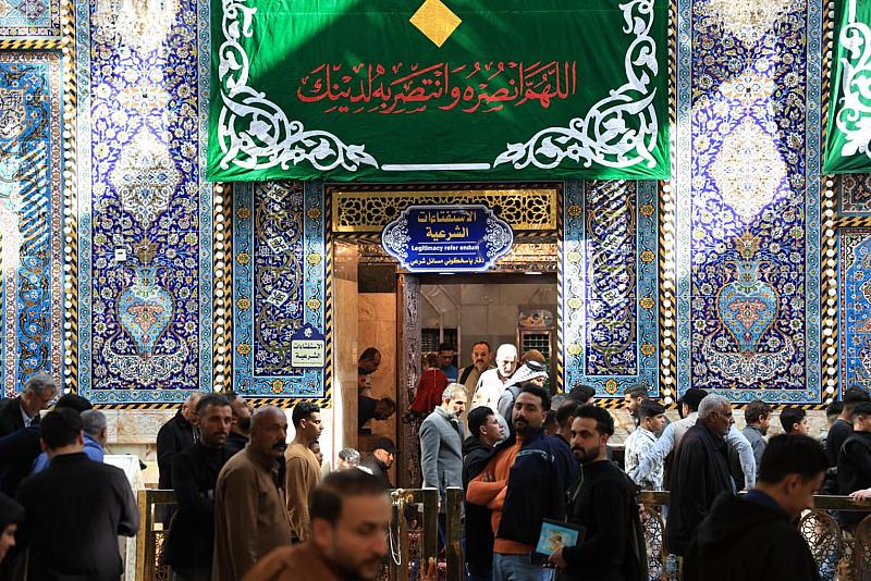 قسم الشؤون الدينية يقدم الإرشادات الدينية لزائري النصف من شعبان