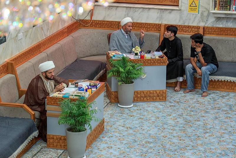 قسم الشؤون الدينية ينشر محطاته التبليغية للإجابة عن استفسارات الزائرين الشرعية