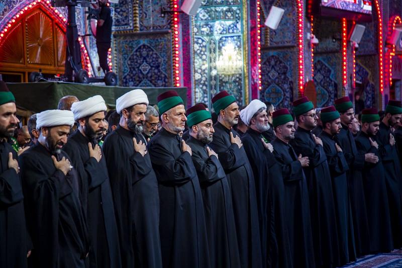 خَدَمةُ العتبتَيْن المقدّستَيْن يحيونَ ذكرى شهادة الإمام الحسن العسكريّ (عليه السلام)