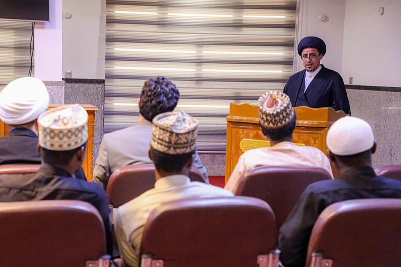 العتبة العباسية تكرم عددًا من طلبة العلوم الدينية المتخرجين من الدورة القرآنية التطويرية
