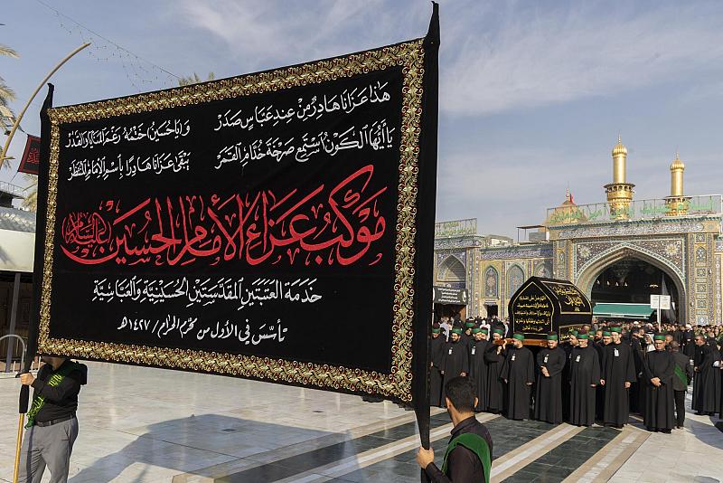 خَدمَة العتبتين المقدستين يُحيون ذكرى شهادة السيدة الزهراء (عليها السلام) عَبرَ موكب عزاء موحّد