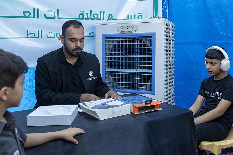 عَبرَ أربع محطات.. قسم العلاقات يقدم خدماته المتنوعة ضمن الموكب الثقافي في مجمع العلقمي