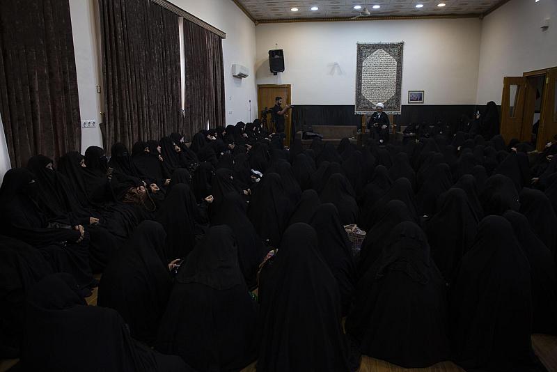 الحوزة العلميّة في النجف تختتم مشروع التبليغ النسويّ في موكب العتبتَينِ المقدّستَين