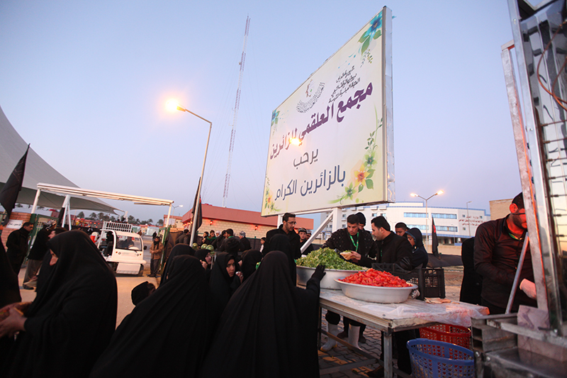 مجمع العلقمي الخدمي يوفر أكثر من 40ألف وجبة يومياً لزائري أربعينية الإمام الحسين(عليه السلام).. 