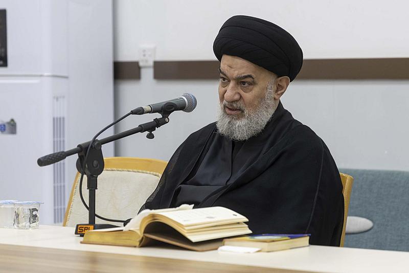 سماحة السيد الصافي يلتقي رؤساء أقسام العتبة العباسية المقدسة ومديري مؤسّساتها
