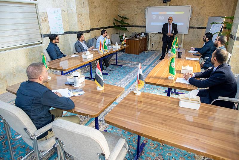 قسم التطوير يقدّم دورة (دبلوماسية العلاقات العامة) لملاكاته