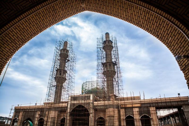 قسمُ مشاريع العتبة العبّاسية المقدّسة يشرع بأكساء قبّة مقام صاحب الزّمان (عجّل الله فرجه) في مسجد السهلة المعظّم ويؤكّد أنّ خبرة ملاكاته تفوق المنفَّذ بعمالةٍ أجنبيّة..