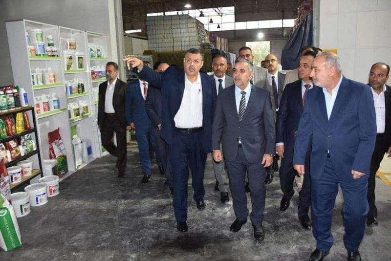 دعماً للمنتج المحلي ...وزير الزراعة يوجه باستخدام أسمدة شركة خير الجود