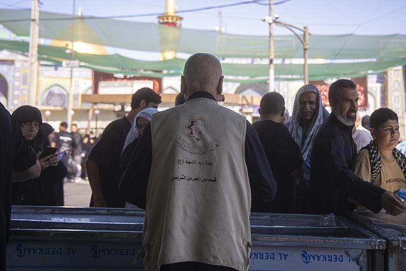 عبر منافذه المتعدّدة.. قسم بين الحرمين يقدّم خدماته لزائري الأربعين