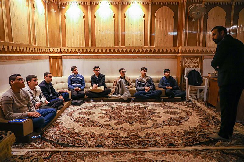 بهدف تطوير مهارات طلبته.. المجمع العلمي يواصل برنامج حافظ المعهد