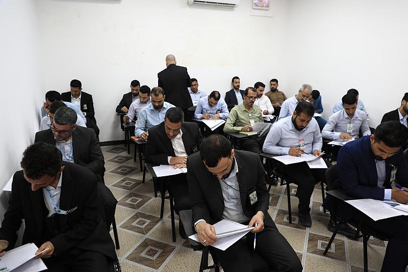 قسم التطوير يباشر باختبارات المتقدمين للقبول في أكاديمية التطوير الإداري