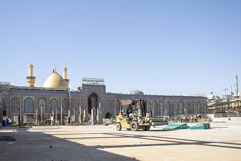 ملاكات العتبة العباسية تستأنف العمل في مشروع صحن أم البنين (عليها السلام)