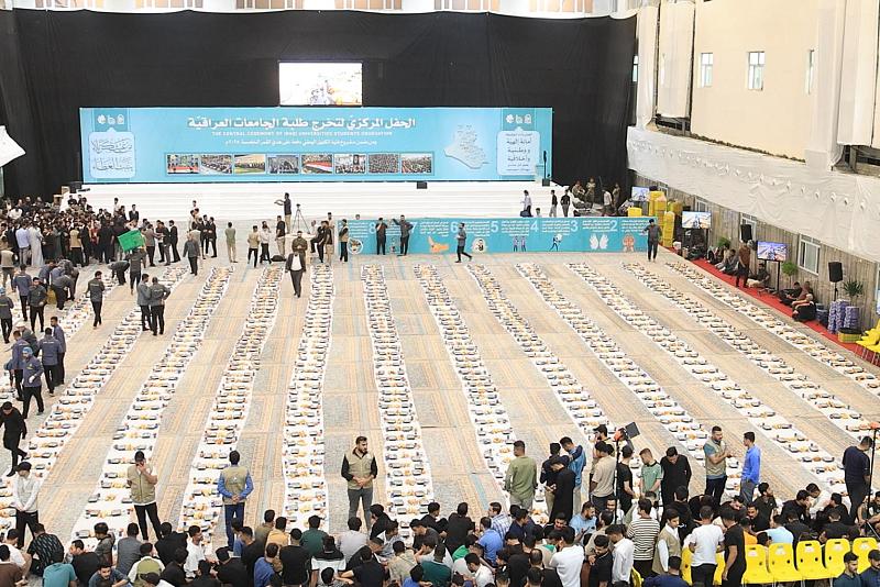 قسم المضيف يقدم آلاف الوجبات للمشاركين في حفل التخرج المركزي