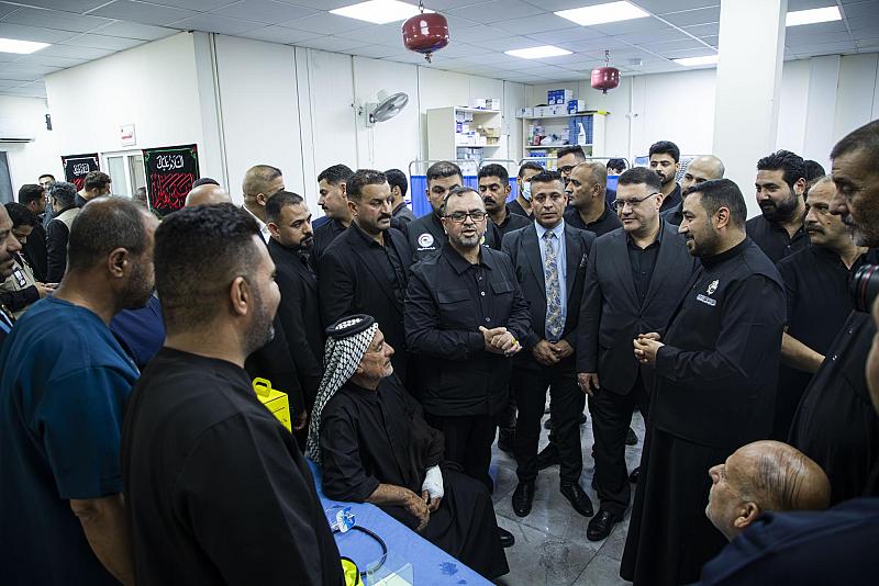 في ليلة العاشر من المحرّم.. وزير الصحّة يطّلع على الخدمات الطبية المقدَّمة للزائرين في مركز أم البنين (عليها السلام)