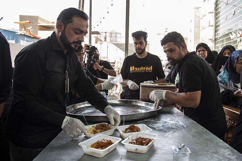 خدمات متنوعة قدّمتها مجموعة مشاتل الكفيل لزائري الأربعين