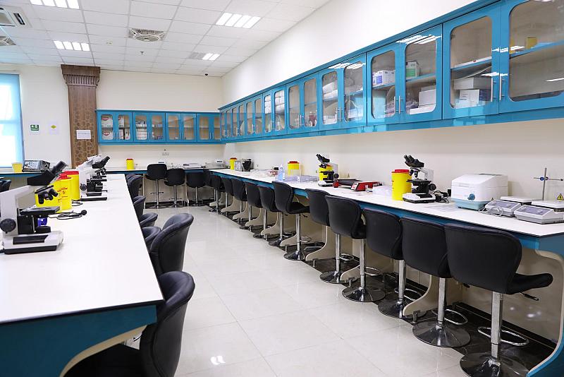 جامعةُ العميد: مختبراتُنا مشابهة لما هو موجود في الجامعات العالمية