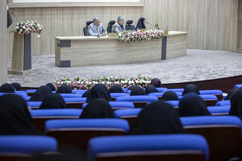  باحثة إيرانية تتناول الإمام المهدي (عجل الله فرجه الشريف) في ضمان هيبة الإنسان