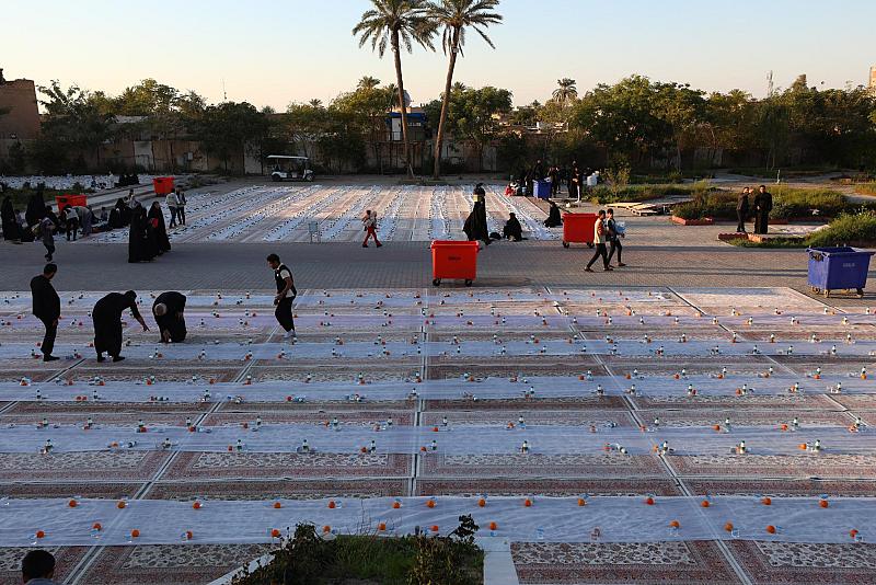 ضمن حملة الكفيل.. العتبة العباسية المقدسة تجهّز أكثر من 15 ألف وجبة إفطار لزائري سامراء