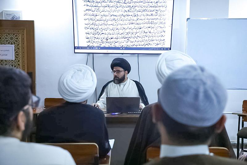 الهيأة العليا لإحياء التراث تنظم ورشة متخصصة في قراءة المخطوطات وفك الرموز