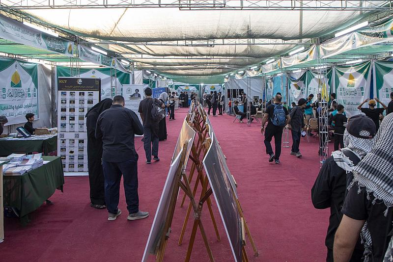 أكثر من 20 ألف مستفيد من خدمات الموكب الثقافي العام على محور النجف - كربلاء
