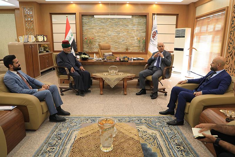 في بغداد.. قسم العلاقات يُنهي توزيع دعوات الحضور لحفل تخرّج طلبة الجامعات والمعاهد العراقيّة