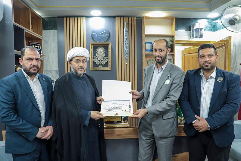 العتبة الكاظميّة المقدّسة تُكرّم متحف الكفيل للنفائس والمخطوطات