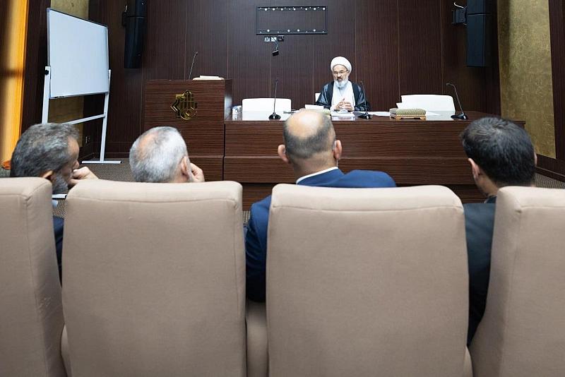 قسم العلاقات يعقد اجتماعًا لمناقشة توزيع مهام أسبوع الإمامة الدولي الثالث
