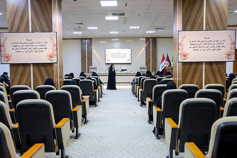 مركز الثقافة الأسرية يقدّم ورشًا تفاعلية لمنتسبات مجموعة العميد التربوية ضمن برنامج (مربّيات القمر)