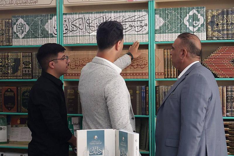 جناح العتبة العباسية المقدسة في معرض الكتاب بجامعة وارث الأنبياء يشهد إقبالاً واسعاً