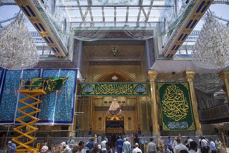 العتبة العباسية تنشر مظاهر الفرح تزامنًا مع قرب حلول عيد الغدير