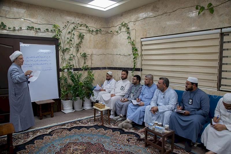 قسم شؤون المعارف ينظم دورة متقدمة في تحقيق المخطوطات لملاكاته