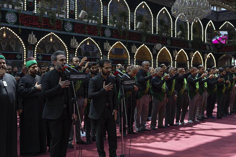 تزامنًا مع حلول شهر المحرّم.. خدمة العتبة العباسية المقدسة يؤدّون مراسم الممارسة الولائية