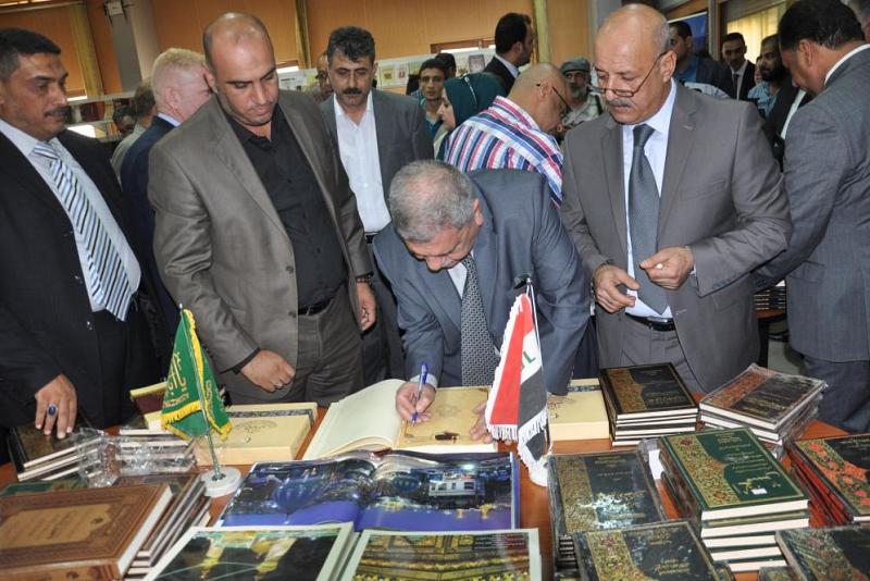 بنتاجاتٍ فكريّة وثقافيّة متنوّعة: العتبةُ العبّاسية المقدّسة تشارك في معرض كتاب المجمع العلميّ العراقيّ..