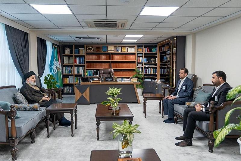 المتولّي الشرعيّ للعتبة العباسية المقدسة يزور مجموعة العميد التربوية