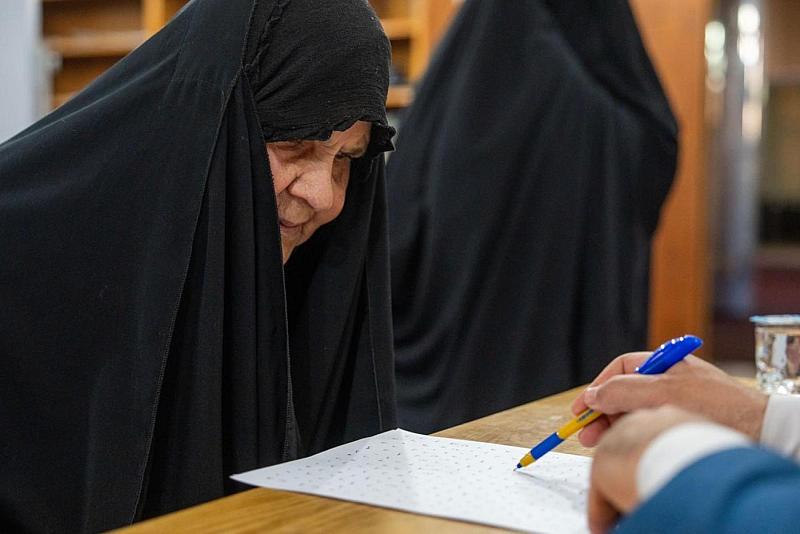 قسم التربية والتعليم يواصل تنفيذ اختبارات محو الأمية لمتعلمات مركز بدر التثقيفي