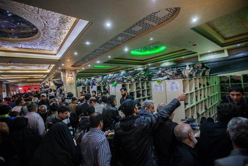 خدماتٌ متعدّدة مشفوعةٌ بإخلاصٍ وتفانٍ يقدّمها منتسبو قسم الشؤون الخدمية مع الأقسام الأخرى لزائري الأربعين..
