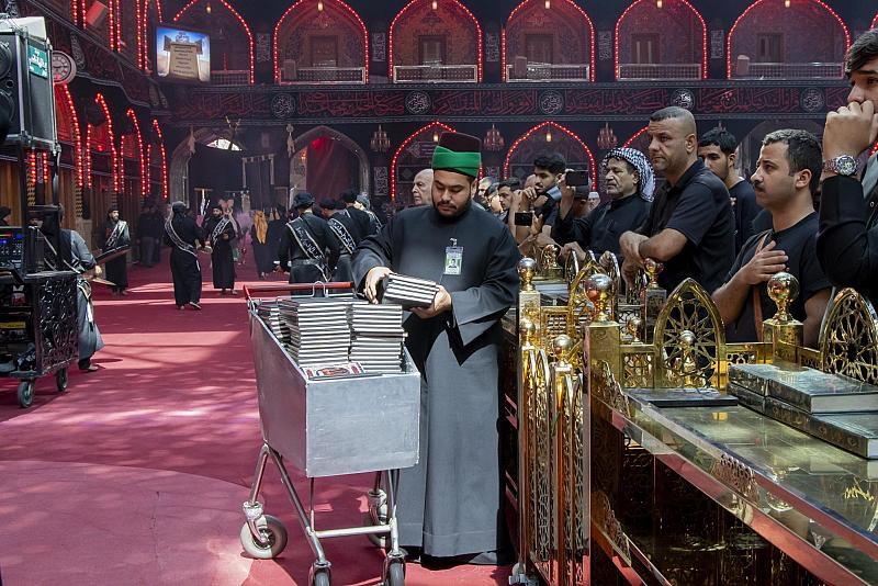 شعبة السادة الخدم تستنفر جهودها لتقديم الخدمات لزائري عاشوراء