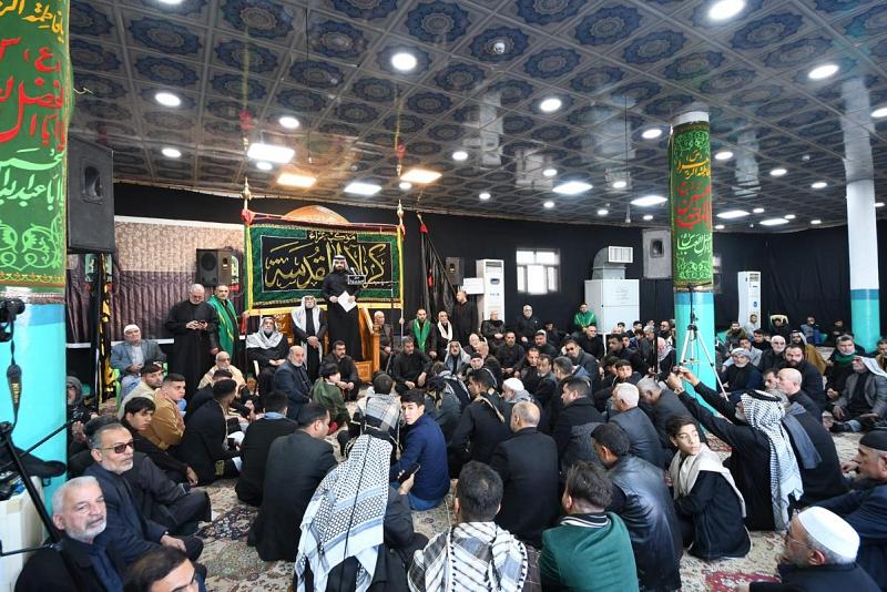 برعاية العتبتَيْن المقدّستَيْن: موكبُ أهالي كربلاء ينظّم فعّاليةً عزائيّةً فاطميّة في مزار كميل بن زياد (رضوان الله عليه)