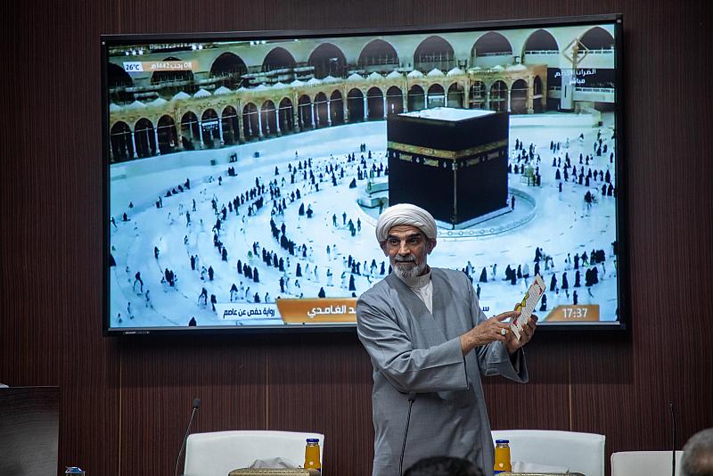 قسم السياحة الدينية ينظّم محاضرةً إرشادية لمعتمري حملة الساقي