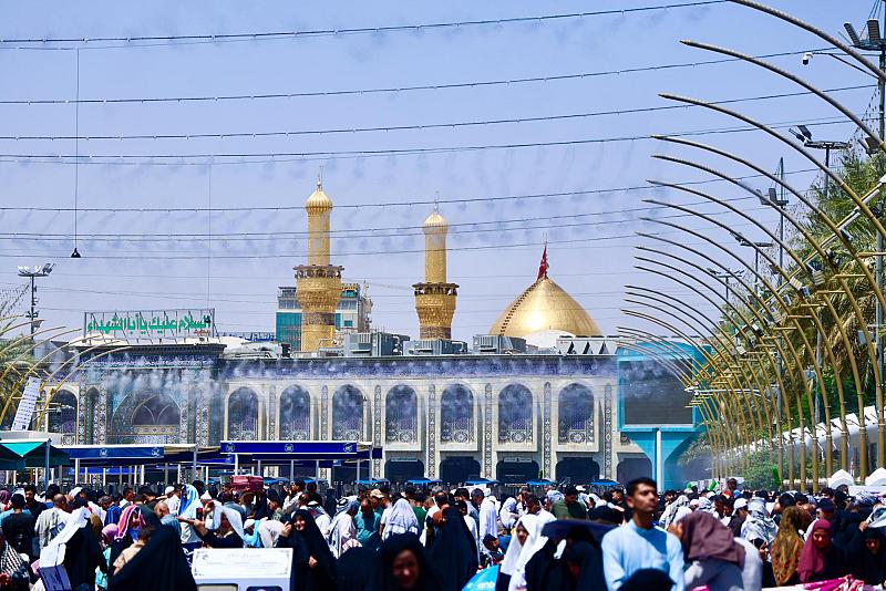 لتخفيف درجات الحرارة.. قسم بين الحرمين يباشر تشغيل مرشات الرذاذ خدمة لزائري يوم عرفة