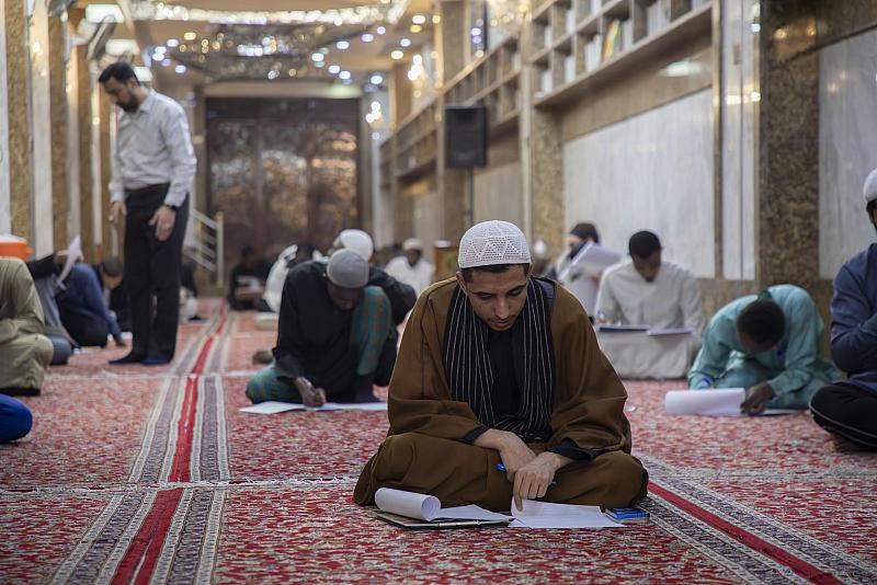 مدرسة دار العلم تجري الامتحانات الفصلية لطلبتها