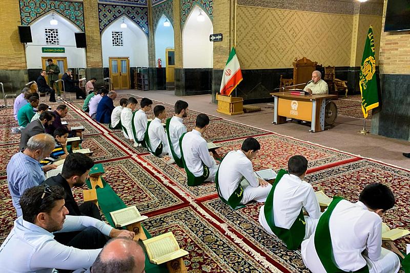 حفّاظ المجمع العلمي يشاركون بمحفلٍ قرآني في العتبة الرضويّة