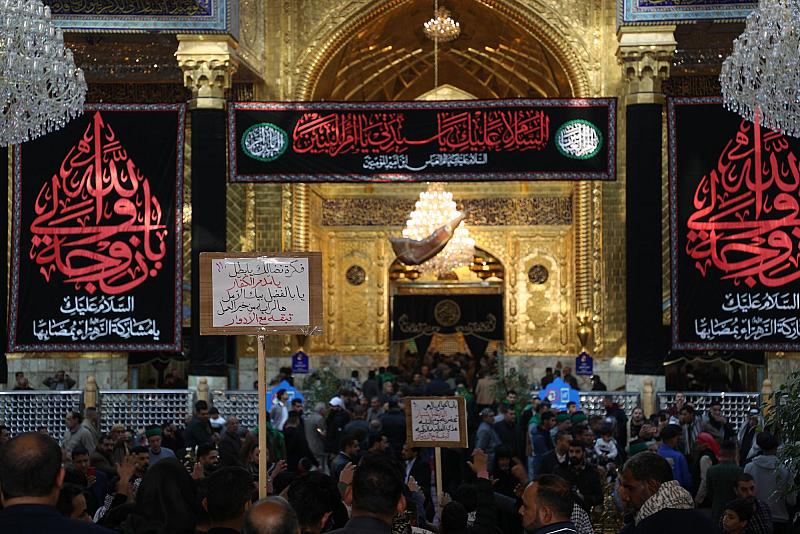 موكب الكوفة المركزي يقدّم التعازي للمولى أبي الفضل بوفاة السيدة أمّ البنين (عليهما السلام)