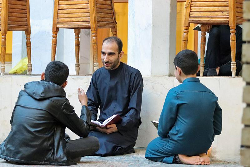 المجمع العلمي ينظّم سفرةً علمية لحفّاظ القرآن الكريم في مسجد السبزواري