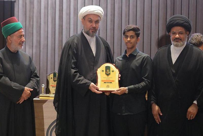 طالب المجمع العلمي يحصد المركز الأول في مسابقة مشروع التحفيظ الثامنة