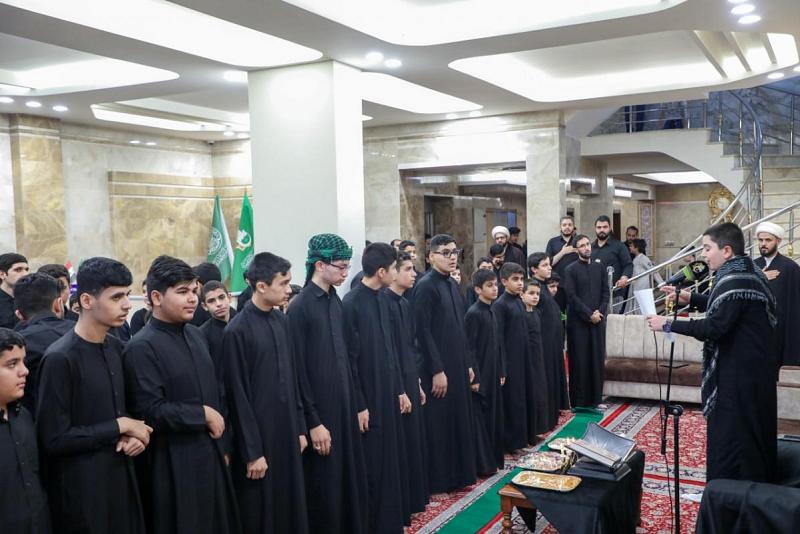 طلبة معهد القرآن الكريم في النجف يقيمون مجلساً عزائياً في ذكرى استشهاد الإمام السجاد(عليه السلام)