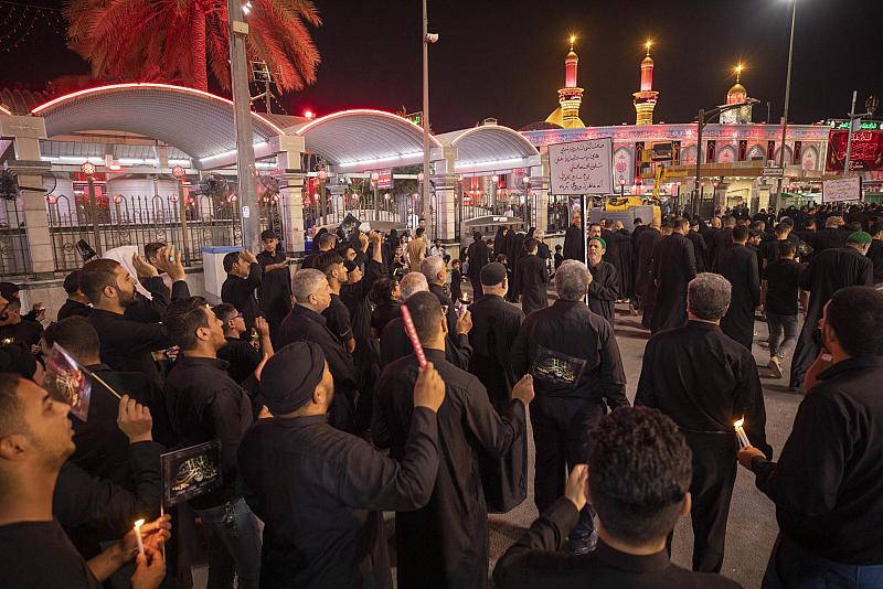 أهالي كربلاء يحيون اليوم السابع لاستشهاد الإمام الحسين (عليه السلام) بموكب عزاء موحد